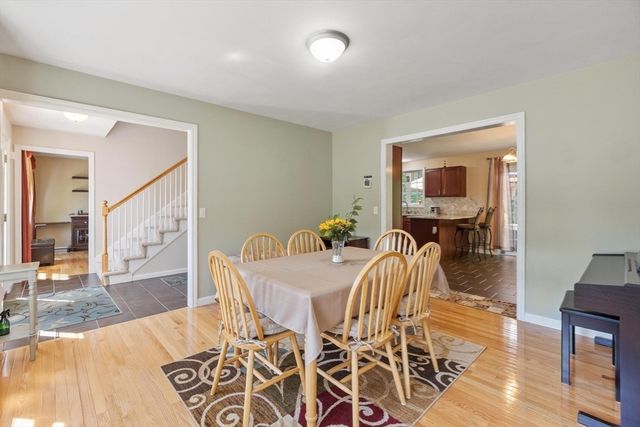 30 Morningside Dr, Haverhill, MA 01832