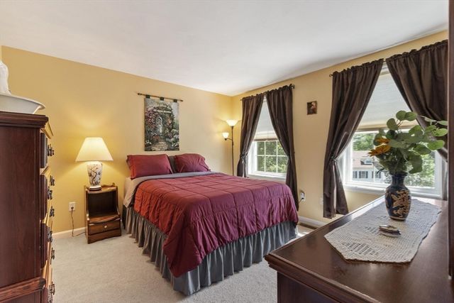 30 Morningside Dr, Haverhill, MA 01832