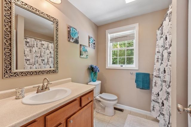 30 Morningside Dr, Haverhill, MA 01832