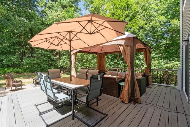 30 Morningside Dr, Haverhill, MA 01832