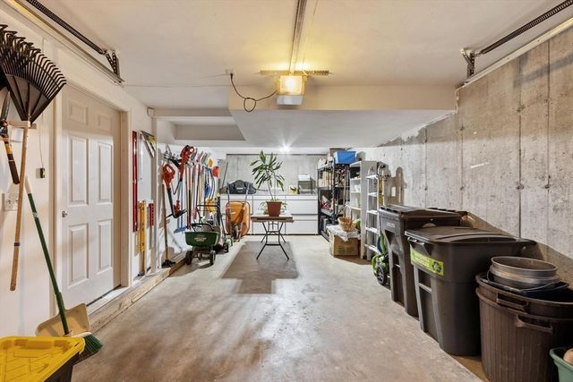 30 Morningside Dr, Haverhill, MA 01832