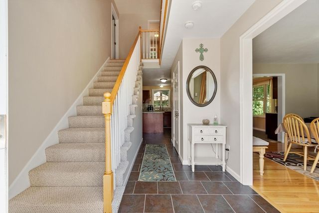 30 Morningside Dr, Haverhill, MA 01832