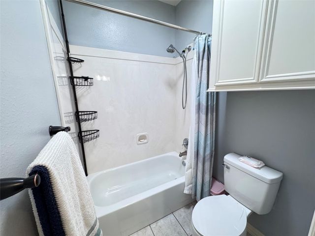 707 Fairway Oaks, Conroe, TX 77302