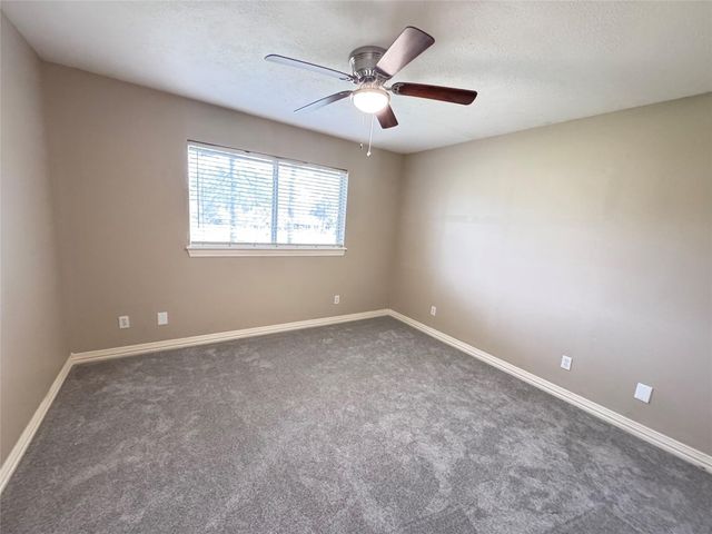 707 Fairway Oaks, Conroe, TX 77302