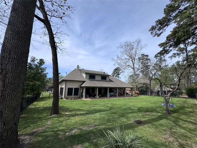707 Fairway Oaks, Conroe, TX 77302