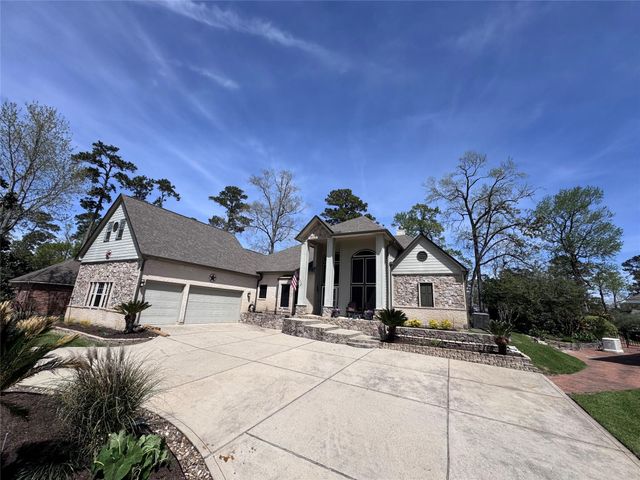 707 Fairway Oaks, Conroe, TX 77302