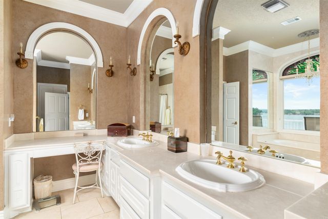 8 Guindola Circle, Hot Springs Village, AR 71909