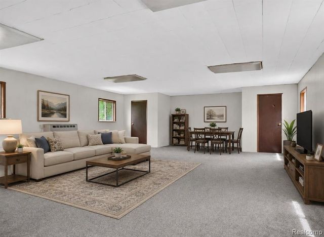 138 W Hunters Creek Road, Lapeer, MI 48446