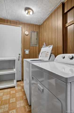138 W Hunters Creek Road, Lapeer, MI 48446