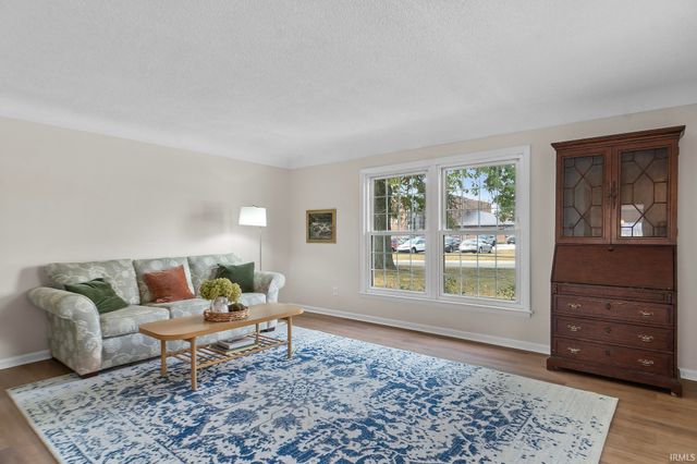 5303 Sherrill Drive, Fort Wayne, IN 46806