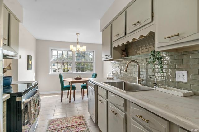 5303 Sherrill Drive, Fort Wayne, IN 46806