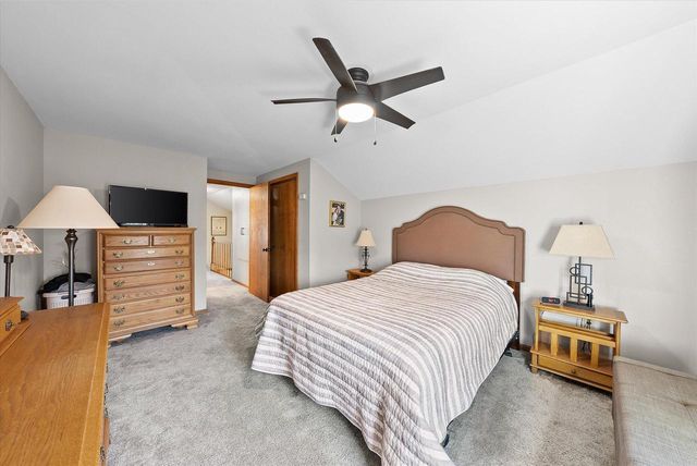 W68N915 Washington AVENUE, Cedarburg, WI 53012