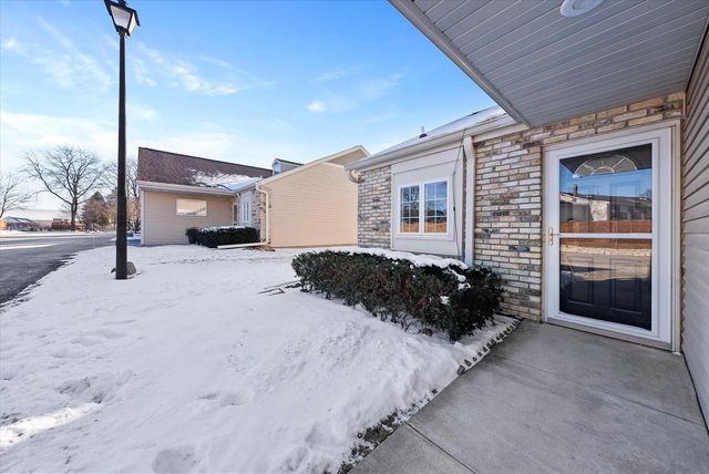 W68N915 Washington AVENUE, Cedarburg, WI 53012