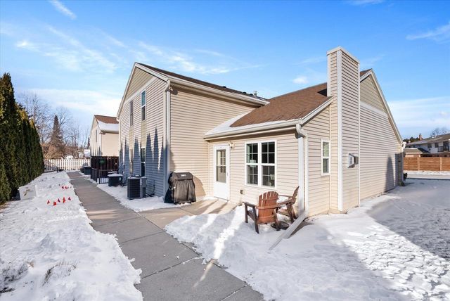 W68N915 Washington AVENUE, Cedarburg, WI 53012