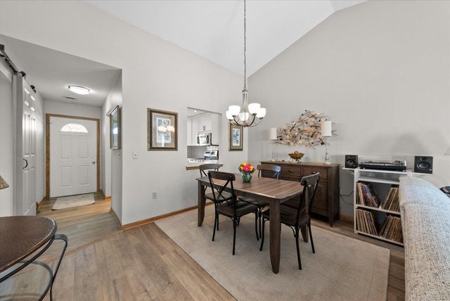 W68N915 Washington AVENUE, Cedarburg, WI 53012