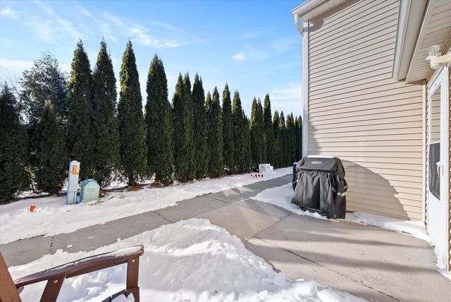 W68N915 Washington AVENUE, Cedarburg, WI 53012