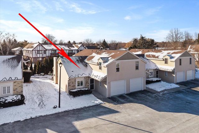 W68N915 Washington AVENUE, Cedarburg, WI 53012