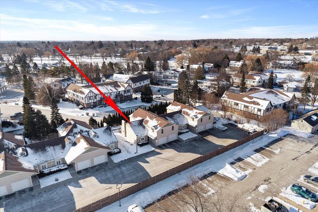 W68N915 Washington AVENUE, Cedarburg, WI 53012