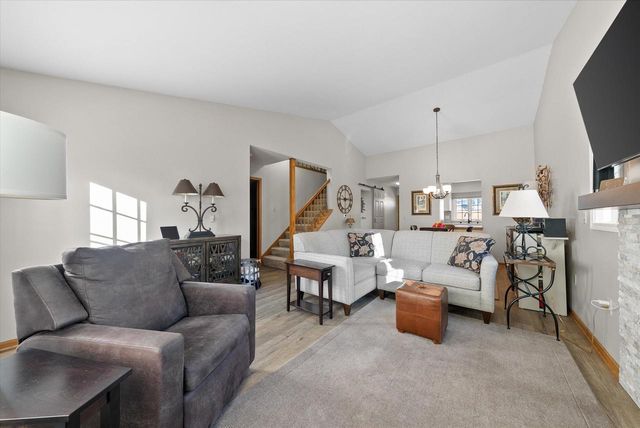 W68N915 Washington AVENUE, Cedarburg, WI 53012