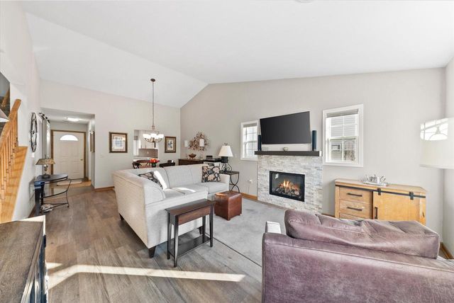 W68N915 Washington AVENUE, Cedarburg, WI 53012