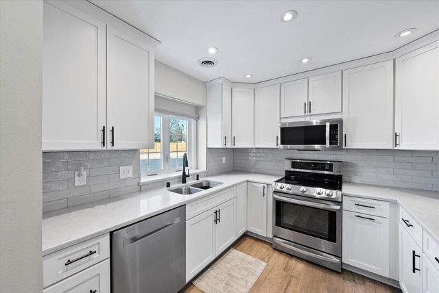 W68N915 Washington AVENUE, Cedarburg, WI 53012