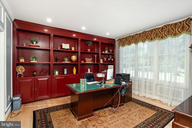 8 CARNEY WAY, Hamilton, NJ 08620