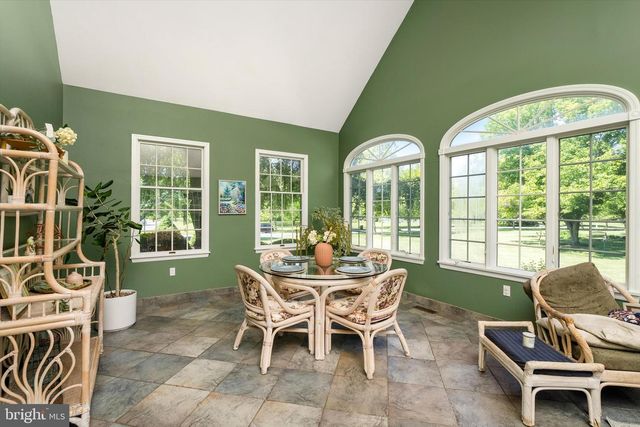 8 CARNEY WAY, Hamilton, NJ 08620