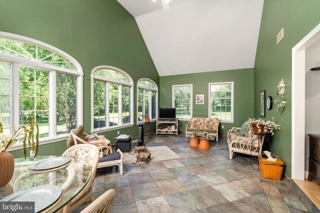8 CARNEY WAY, Hamilton, NJ 08620
