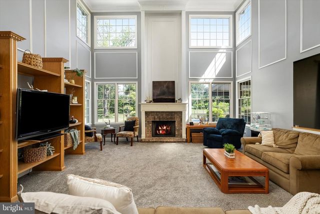 8 CARNEY WAY, Hamilton, NJ 08620
