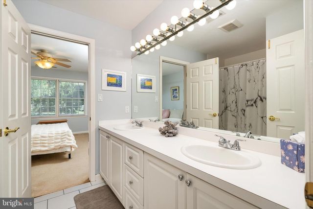 8 CARNEY WAY, Hamilton, NJ 08620