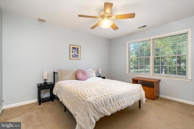 8 CARNEY WAY, Hamilton, NJ 08620