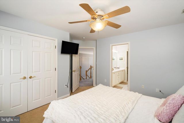 8 CARNEY WAY, Hamilton, NJ 08620