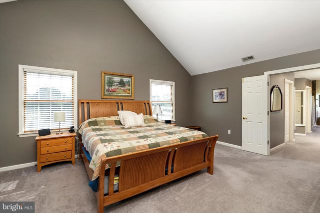 8 CARNEY WAY, Hamilton, NJ 08620