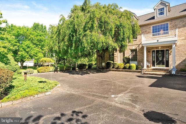 8 CARNEY WAY, Hamilton, NJ 08620