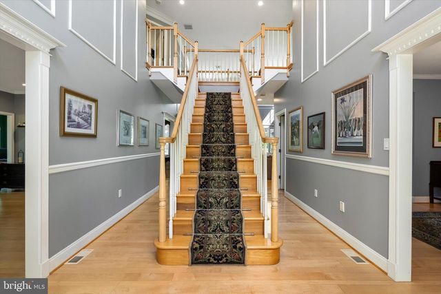 8 CARNEY WAY, Hamilton, NJ 08620