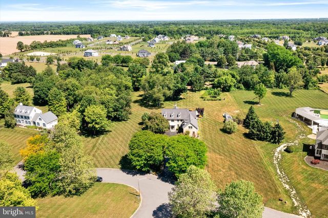 8 CARNEY WAY, Hamilton, NJ 08620