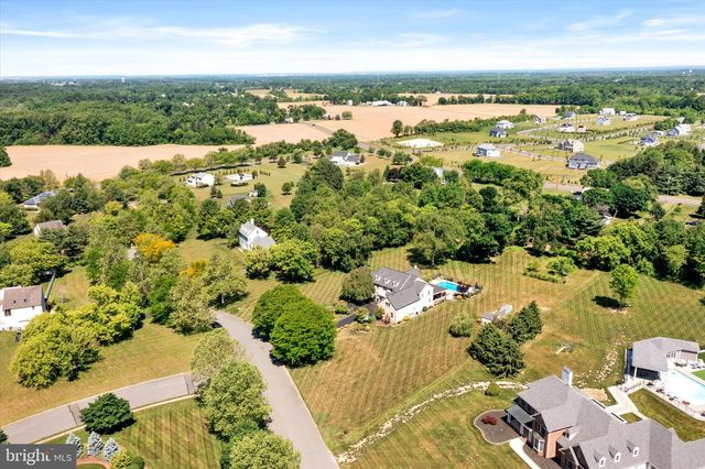 8 CARNEY WAY, Hamilton, NJ 08620