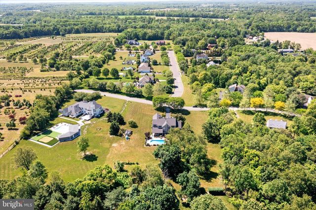 8 CARNEY WAY, Hamilton, NJ 08620