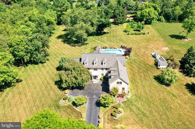 8 CARNEY WAY, Hamilton, NJ 08620