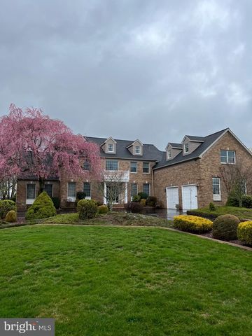 8 CARNEY WAY, Hamilton, NJ 08620