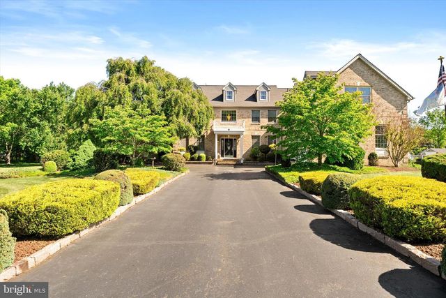 8 CARNEY WAY, Hamilton, NJ 08620