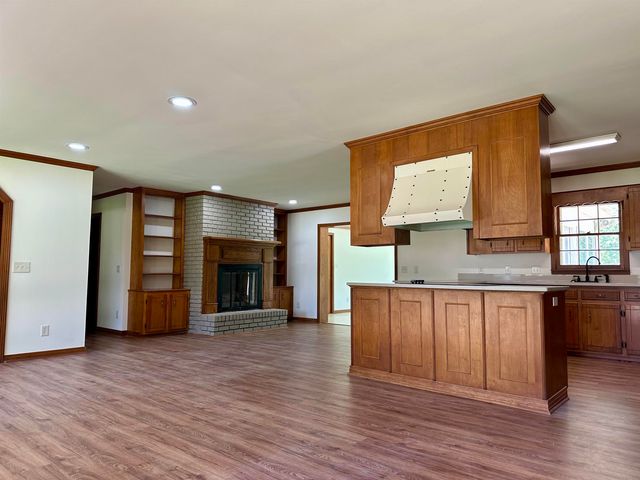 808 W MAIN ST, Adamsville, TN 38310