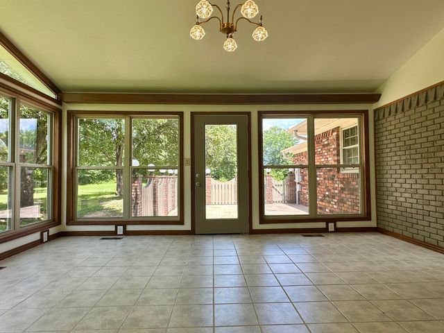 808 W MAIN ST, Adamsville, TN 38310