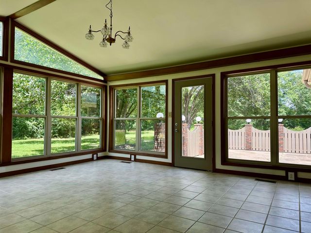 808 W MAIN ST, Adamsville, TN 38310