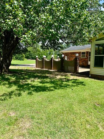 808 W MAIN ST, Adamsville, TN 38310