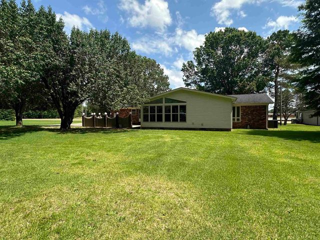 808 W MAIN ST, Adamsville, TN 38310