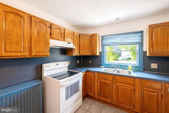 2212 PERKIOMEN AVE, Reading, PA 19606