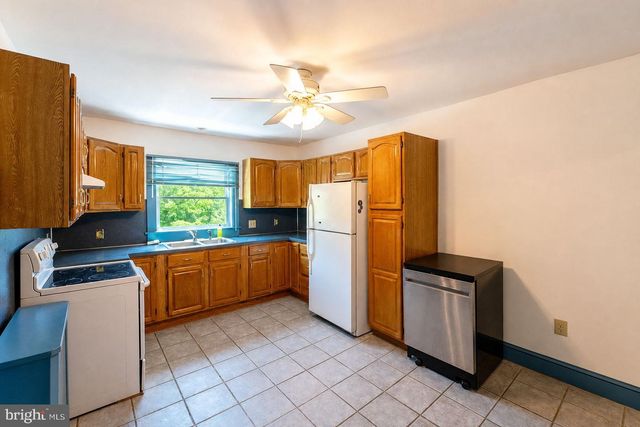 2212 PERKIOMEN AVE, Reading, PA 19606