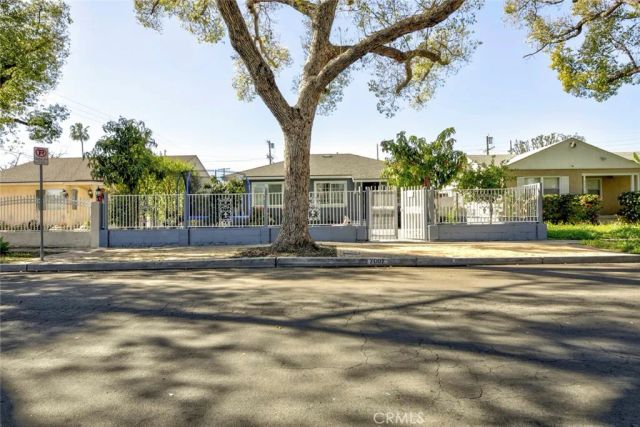 7007 Murietta Avenue, Van Nuys, CA 91405