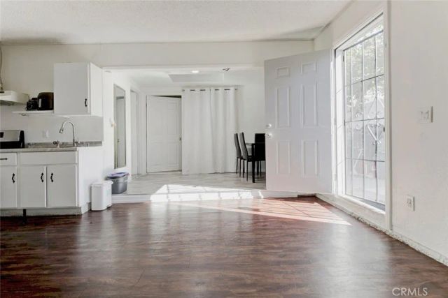 7007 Murietta Avenue, Van Nuys, CA 91405